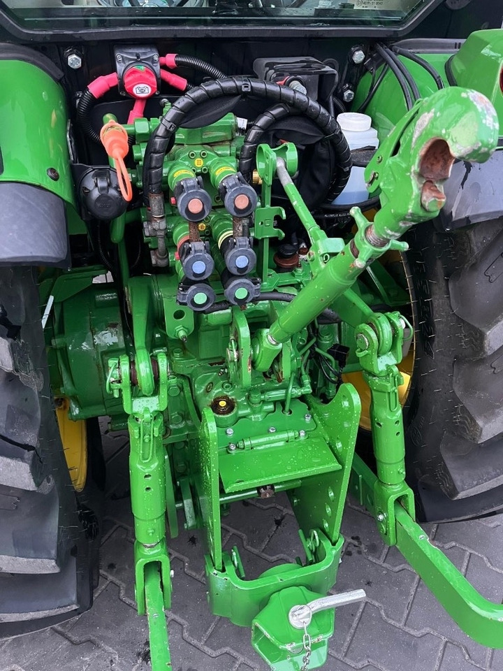 Farm tractor John Deere 5090 GL: picture 6 Farm tractor John Deere 5090 GL: picture 6