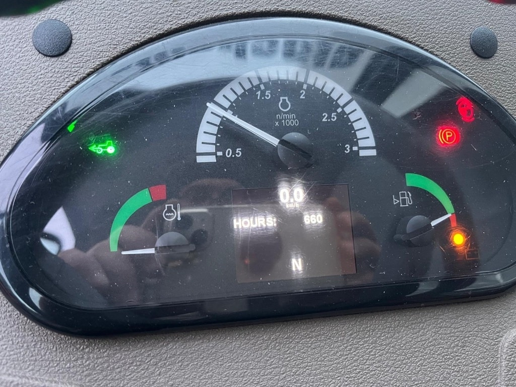 Farm tractor John Deere 5090 GL: picture 9 Farm tractor John Deere 5090 GL: picture 9