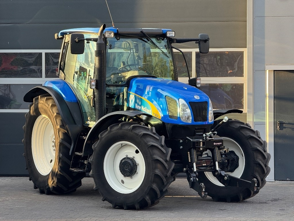 New Holland T 6030 - Farm tractor: picture 1 New Holland T 6030 - Farm tractor: picture 1