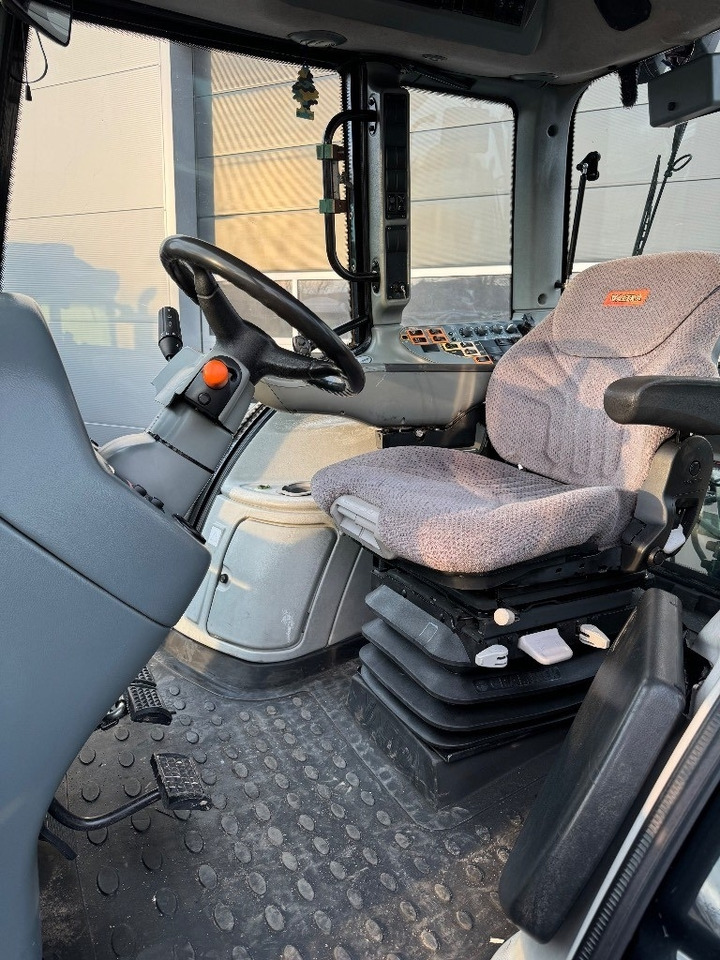 Farm tractor Valtra N 122 V: picture 11 Farm tractor Valtra N 122 V: picture 11