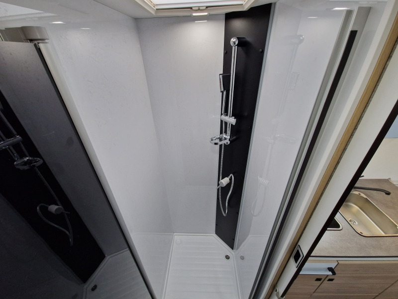 Chausson 640 First Line Ford - Semi-integrated motorhome: picture 4 Chausson 640 First Line Ford - Semi-integrated motorhome: picture 4