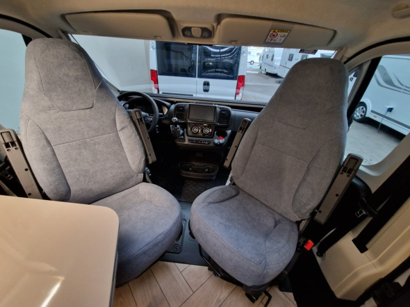 Chausson First Line V594L - Campervan: picture 4 Chausson First Line V594L - Campervan: picture 4