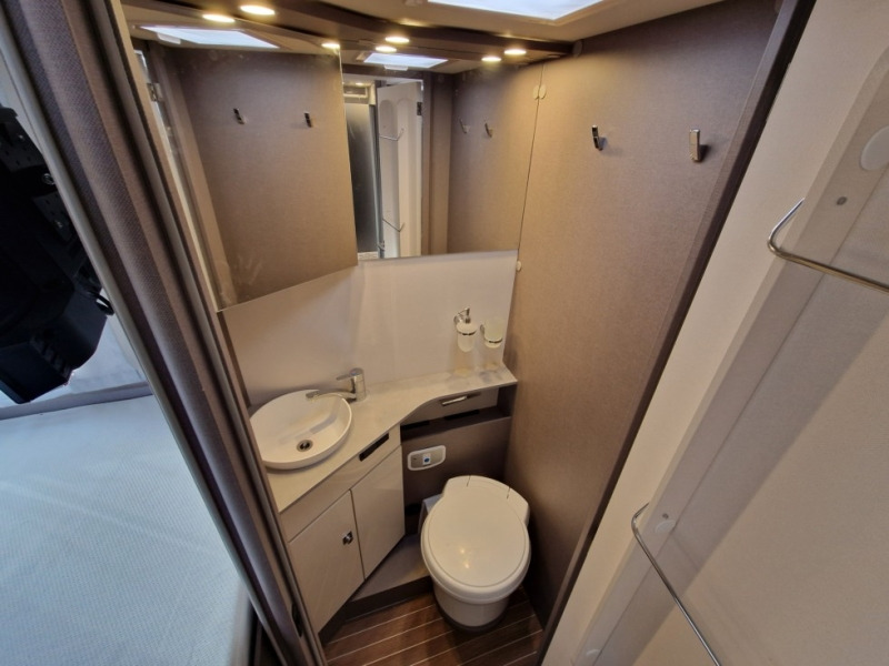 Semi-integrated motorhome Etrusco T 7400 SBC: picture 12 Semi-integrated motorhome Etrusco T 7400 SBC: picture 12