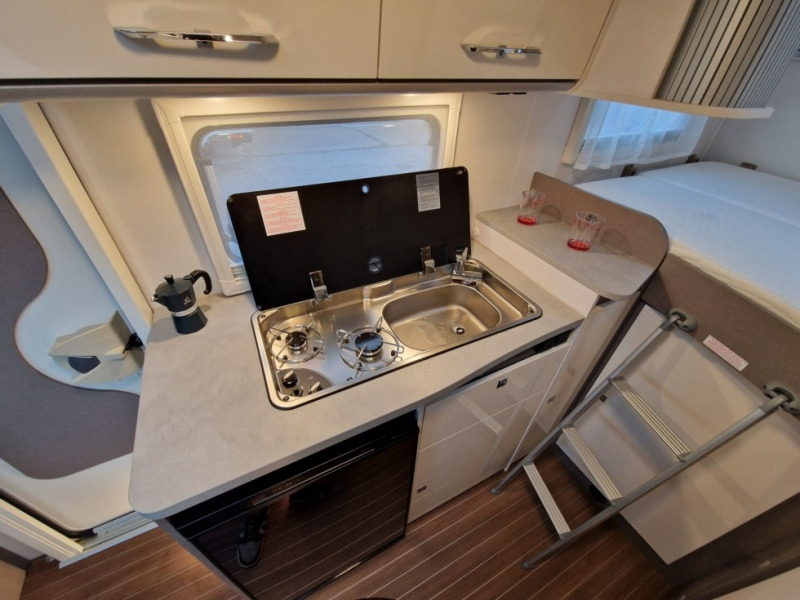 Semi-integrated motorhome Etrusco V 5.9 DR: picture 9 Semi-integrated motorhome Etrusco V 5.9 DR: picture 9