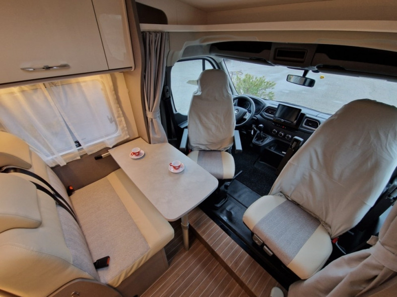 Semi-integrated motorhome Etrusco V 5.9 DR: picture 8 Semi-integrated motorhome Etrusco V 5.9 DR: picture 8