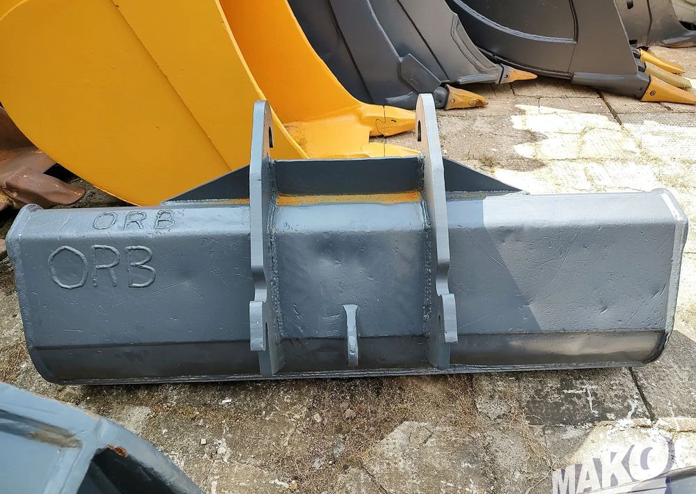 Łyżka skarpowa Dromone 180cm Verachtert CW30S CW40S CW20S - Attachment for Construction machinery: picture 3 Łyżka skarpowa Dromone 180cm Verachtert CW30S CW40S CW20S - Attachment for Construction machinery: picture 3