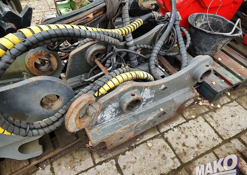 Szybkozłącze hydrauliczne OQ80 S80 OilQuick 80 - Attachment for Construction machinery: picture 4 Szybkozłącze hydrauliczne OQ80 S80 OilQuick 80 - Attachment for Construction machinery: picture 4