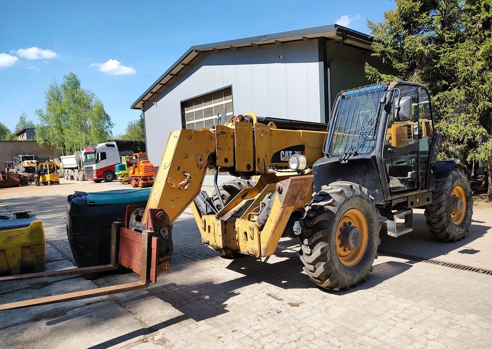 Caterpillar TH417 - Telescopic handler: picture 2 Caterpillar TH417 - Telescopic handler: picture 2