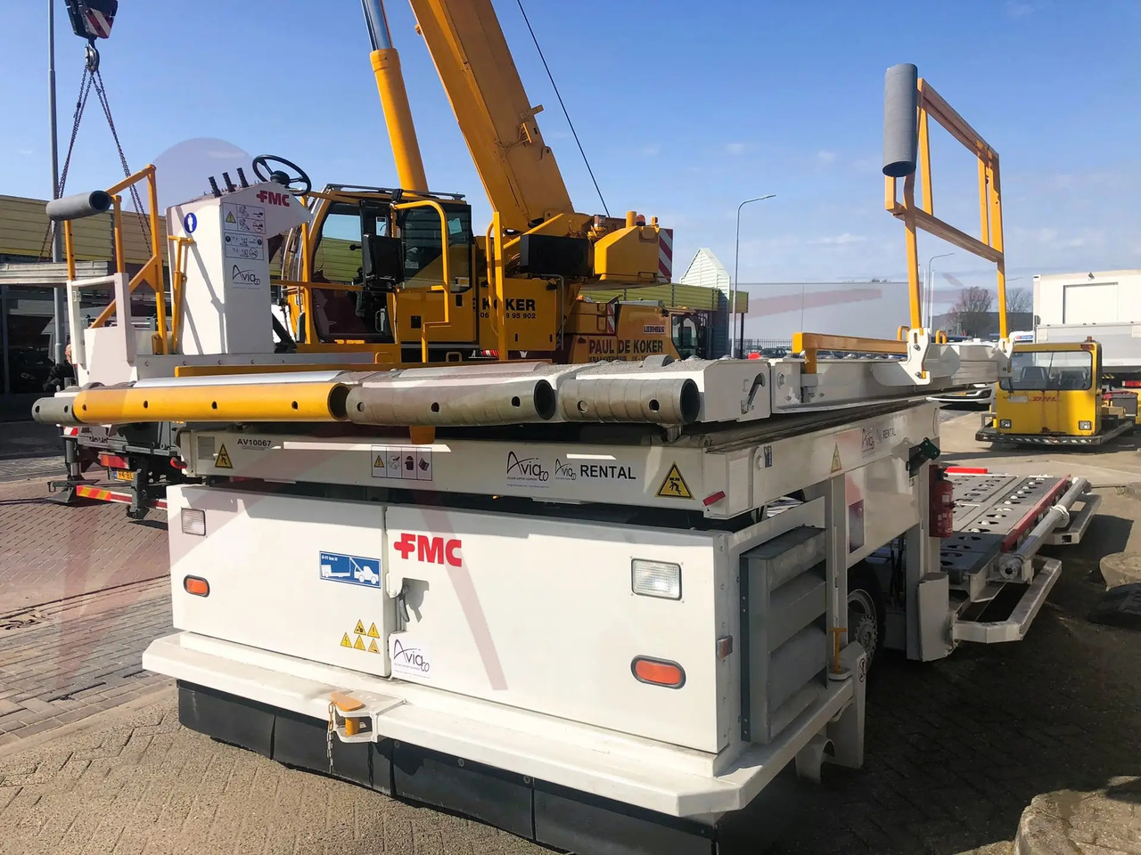 FMC COMMANDER 15iW - Aircraft cargo loader: picture 3 FMC COMMANDER 15iW - Aircraft cargo loader: picture 3