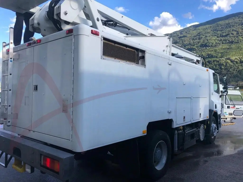 FMC LMD 2000 - Aircraft deicer: picture 3 FMC LMD 2000 - Aircraft deicer: picture 3