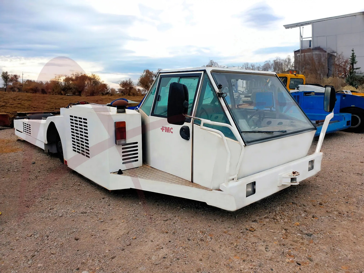 FMC PTS 3-R - Pushback tractor: picture 1 FMC PTS 3-R - Pushback tractor: picture 1