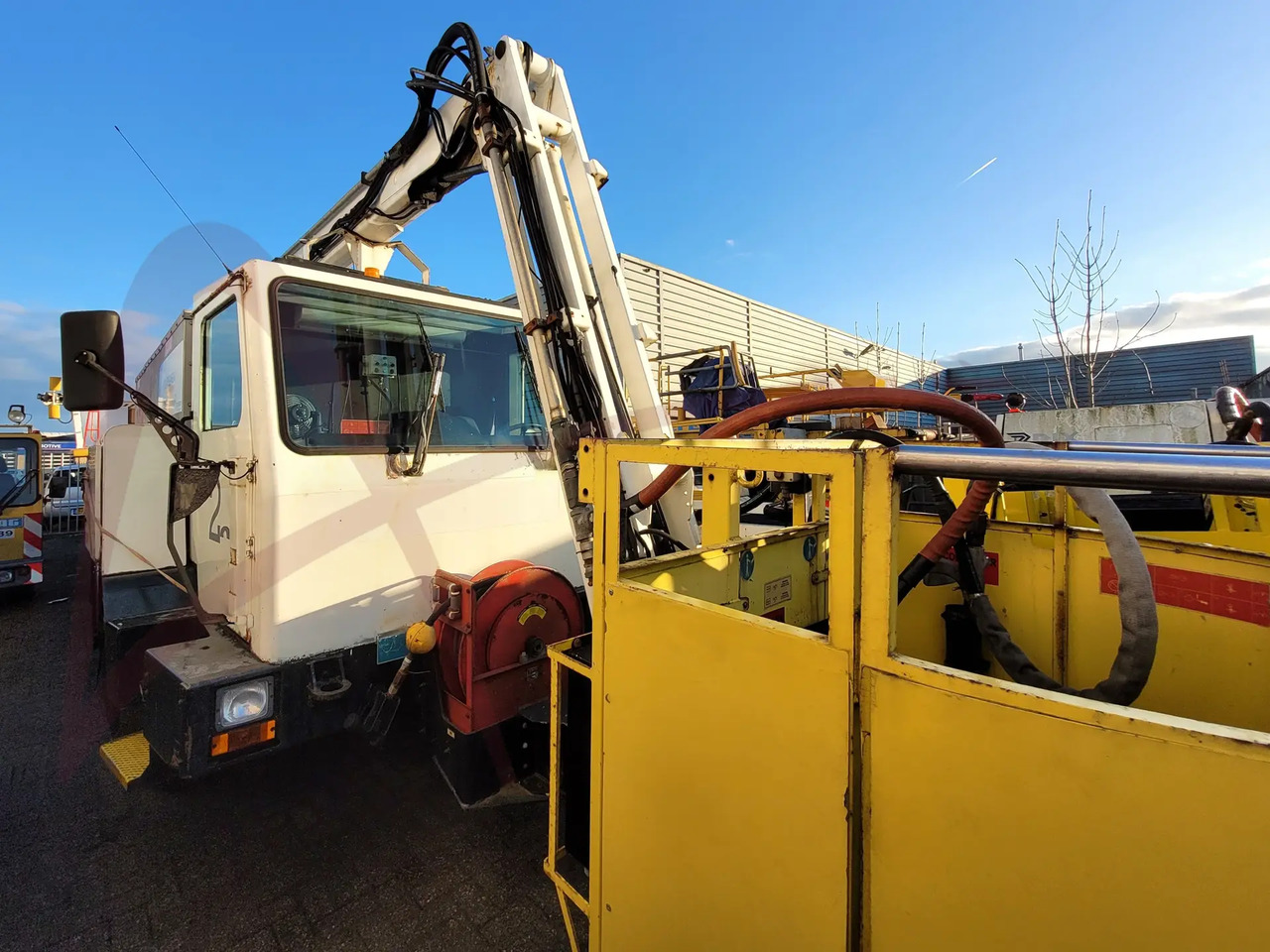 FMC TEMPEST 2 - Aircraft deicer: picture 2 FMC TEMPEST 2 - Aircraft deicer: picture 2