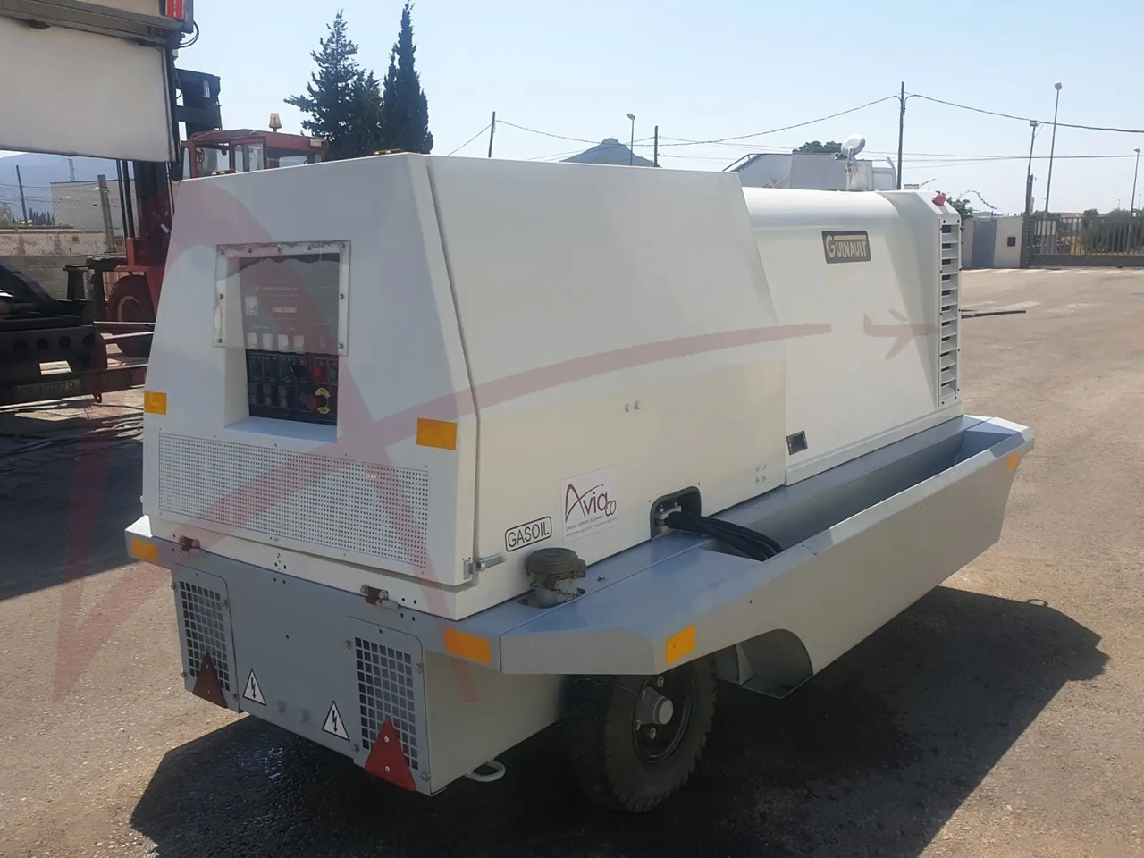 GUINAULT GA120V18D2100 - Ground power unit: picture 4 GUINAULT GA120V18D2100 - Ground power unit: picture 4