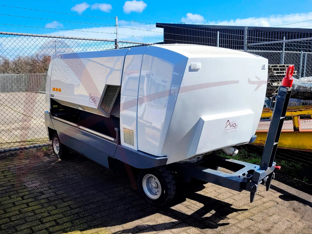 HITZINGER 100MDI1 - Ground power unit: picture 3 HITZINGER 100MDI1 - Ground power unit: picture 3