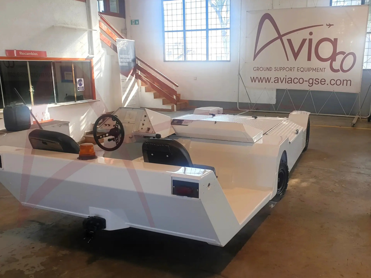 LEKTRO AP8950SD - Pushback tractor: picture 3 LEKTRO AP8950SD - Pushback tractor: picture 3