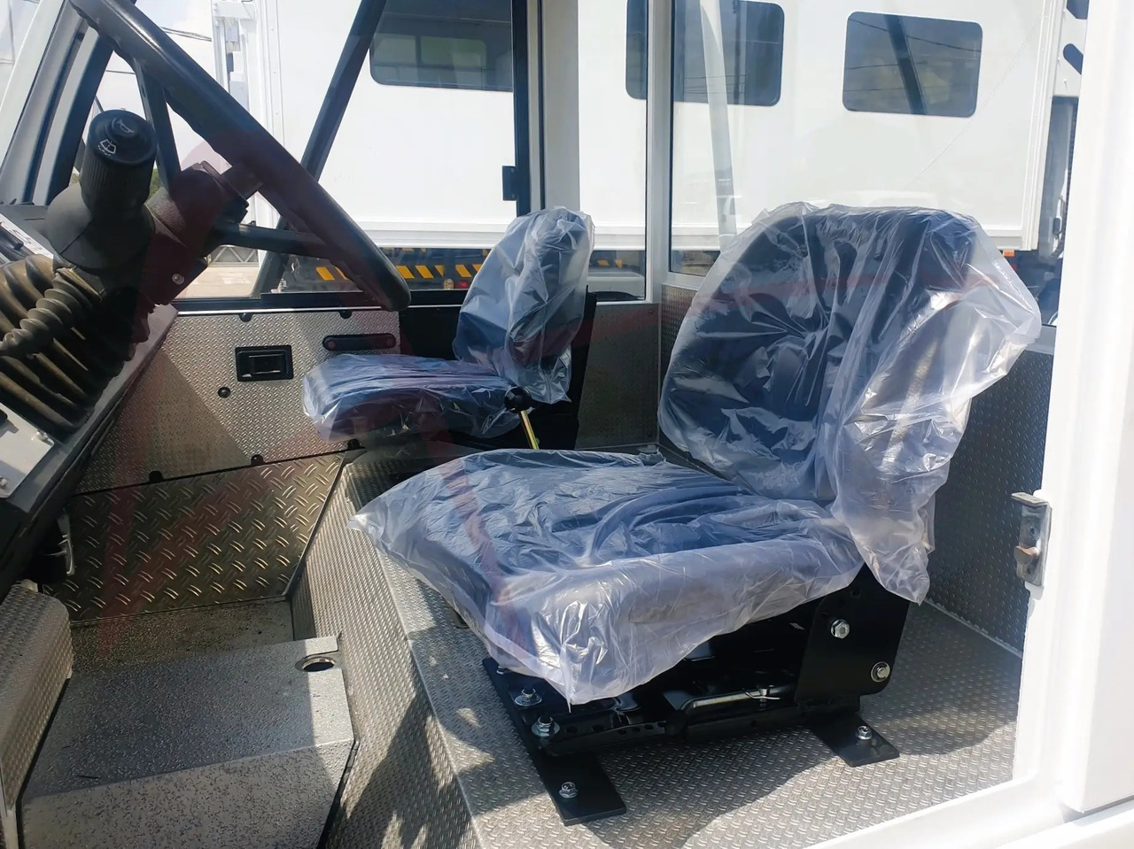 MULAG COMET 4 - Baggage tractor: picture 5 MULAG COMET 4 - Baggage tractor: picture 5