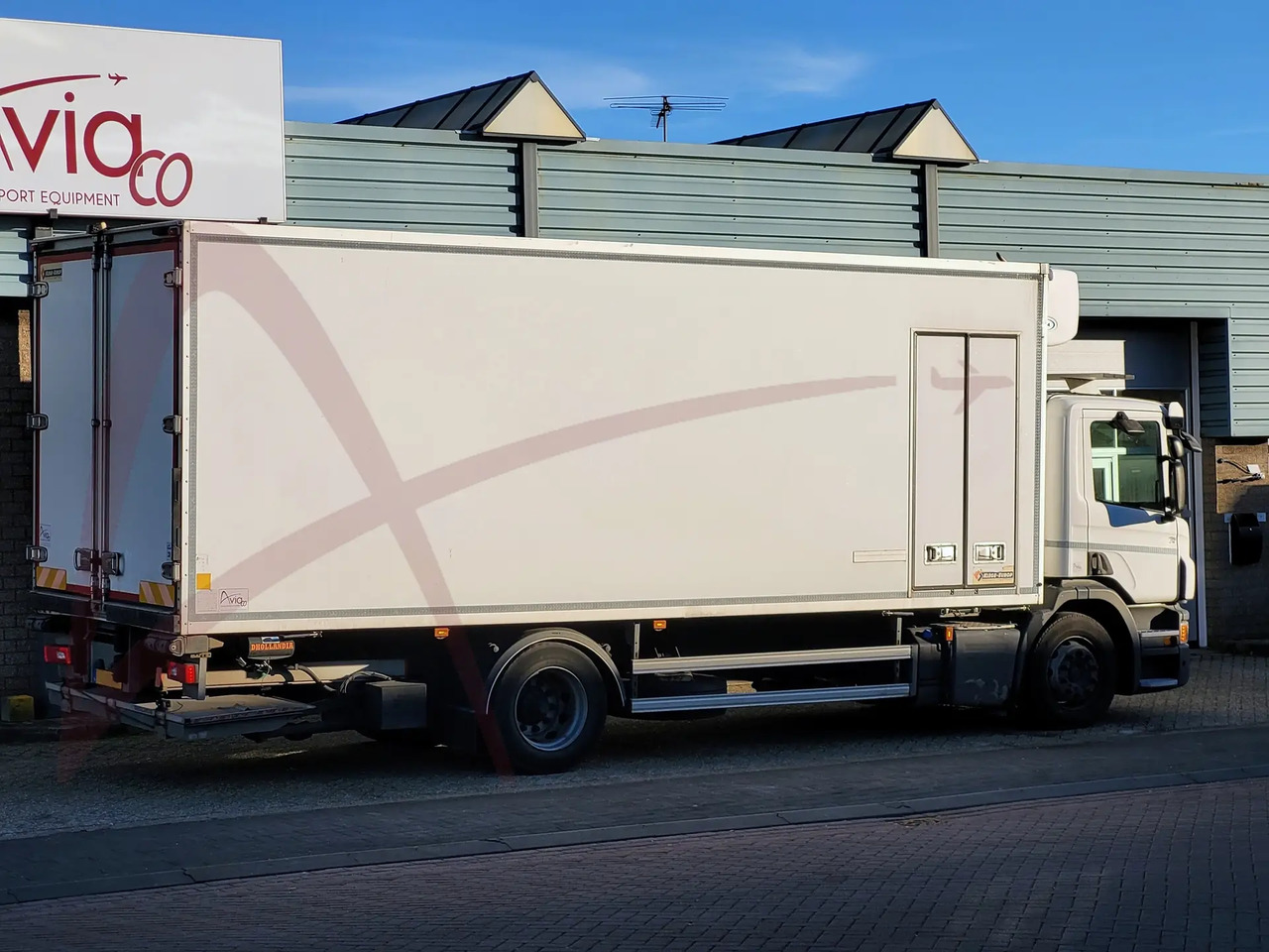 SCANIA SCANIA P250 - Refrigerated truck: picture 2 SCANIA SCANIA P250 - Refrigerated truck: picture 2