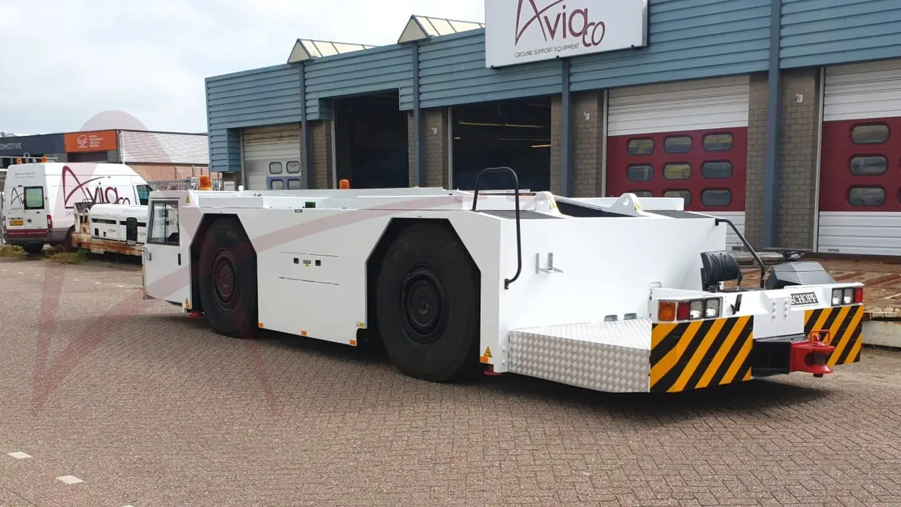 SCHOPF F396E - Pushback tractor: picture 3 SCHOPF F396E - Pushback tractor: picture 3