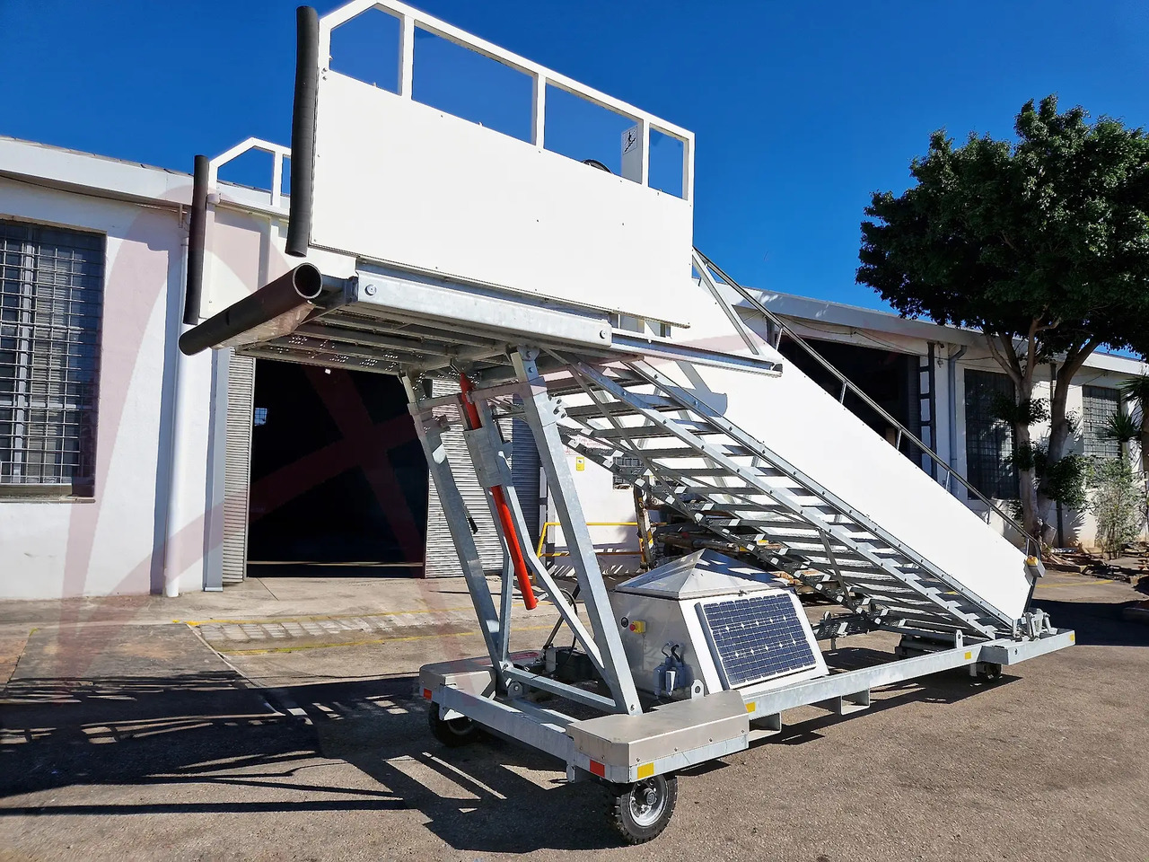 SPS PT-18_2 - Passenger stairs: picture 1 SPS PT-18_2 - Passenger stairs: picture 1