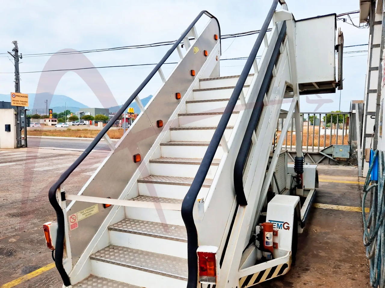 TEMG TG-2244 - Passenger stairs: picture 2 TEMG TG-2244 - Passenger stairs: picture 2