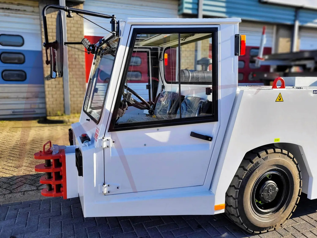 TLD TMX-100 - Pushback tractor: picture 3 TLD TMX-100 - Pushback tractor: picture 3