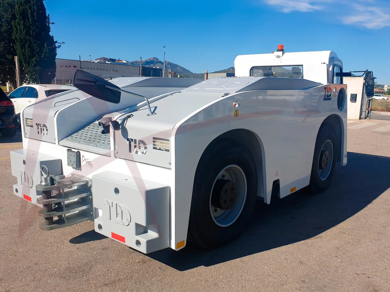 TLD TMX 350-28 - Pushback tractor: picture 2 TLD TMX 350-28 - Pushback tractor: picture 2