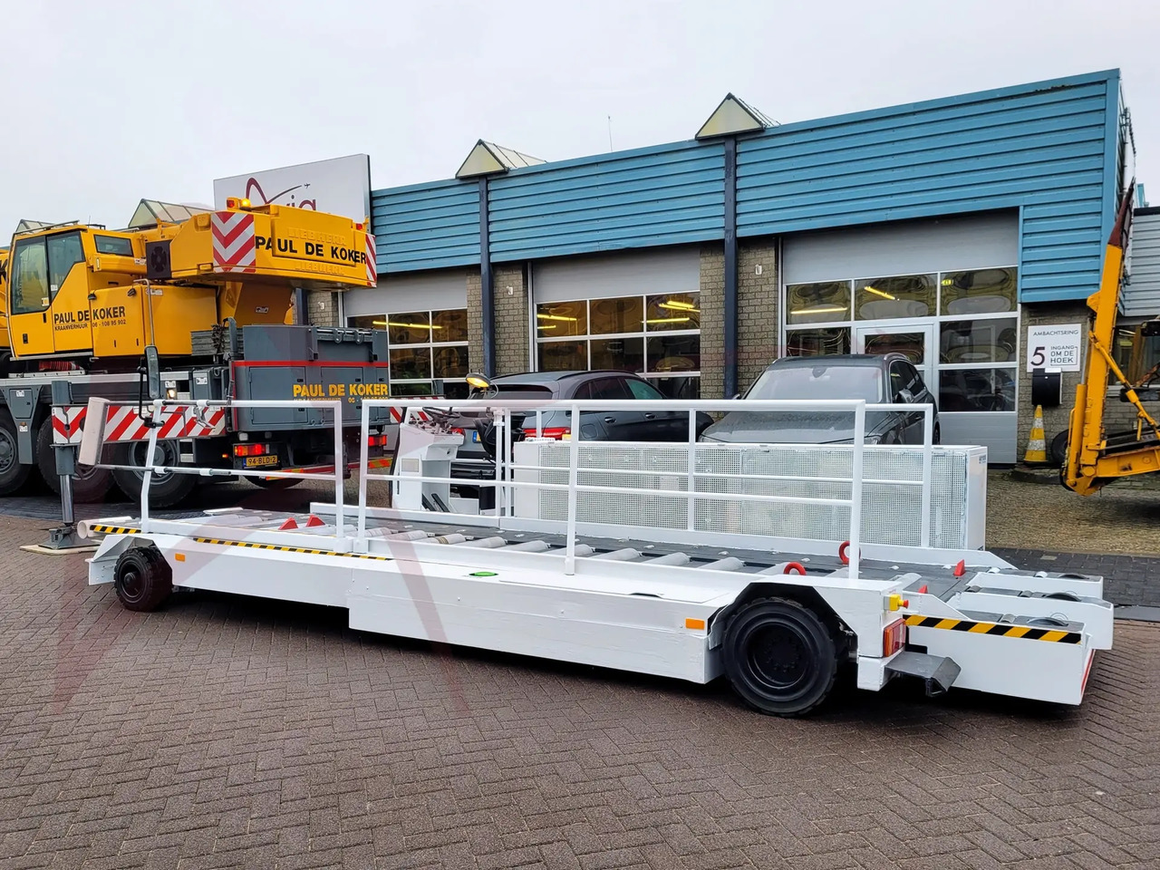 TREPEL CCL35/35 - Aircraft cargo loader: picture 1 TREPEL CCL35/35 - Aircraft cargo loader: picture 1