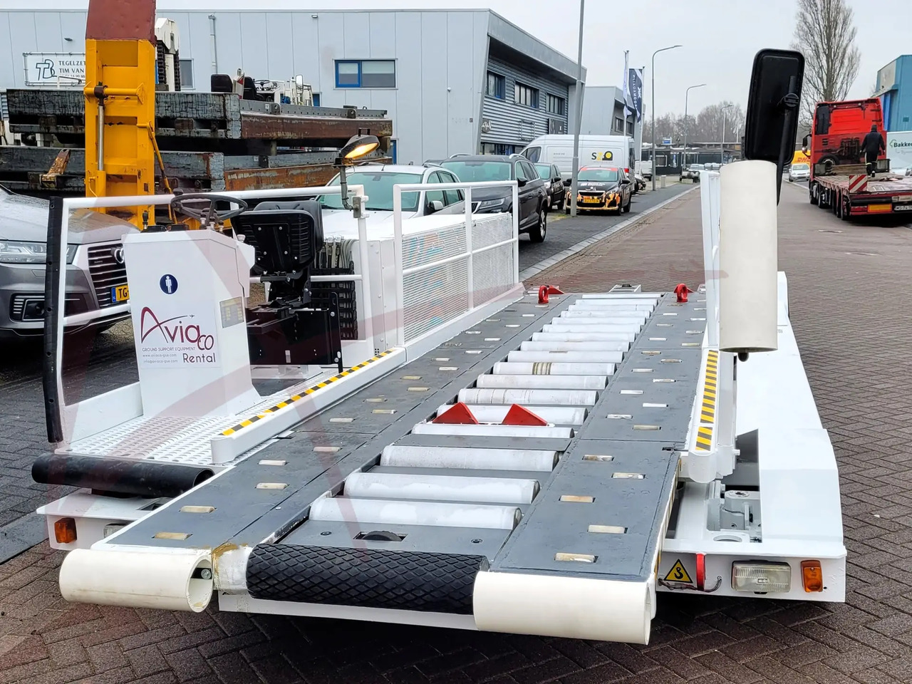 TREPEL CCL35/35 - Aircraft cargo loader: picture 2 TREPEL CCL35/35 - Aircraft cargo loader: picture 2