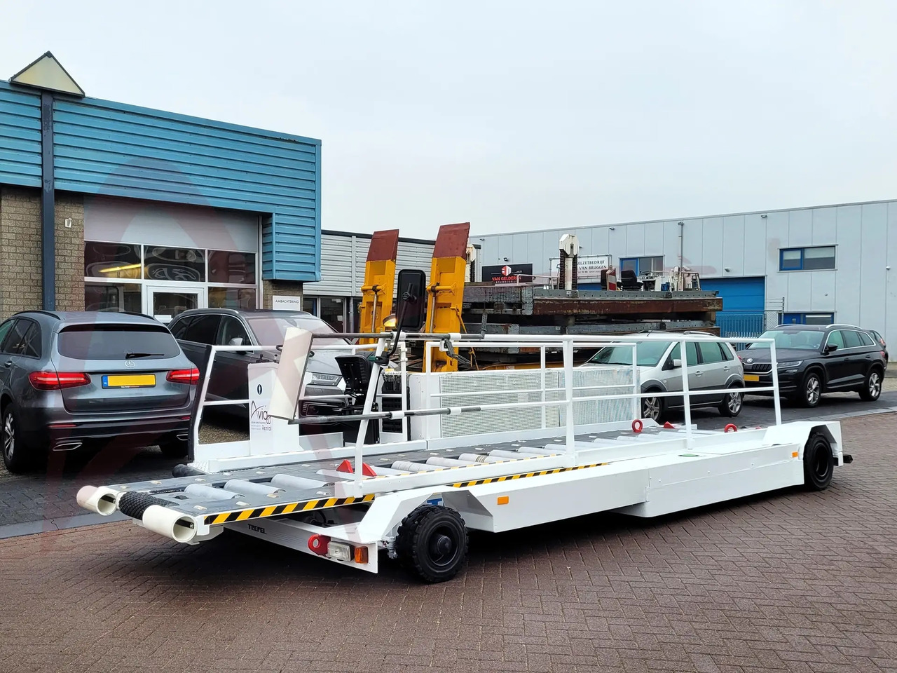 TREPEL CCL35/35 - Aircraft cargo loader: picture 3 TREPEL CCL35/35 - Aircraft cargo loader: picture 3