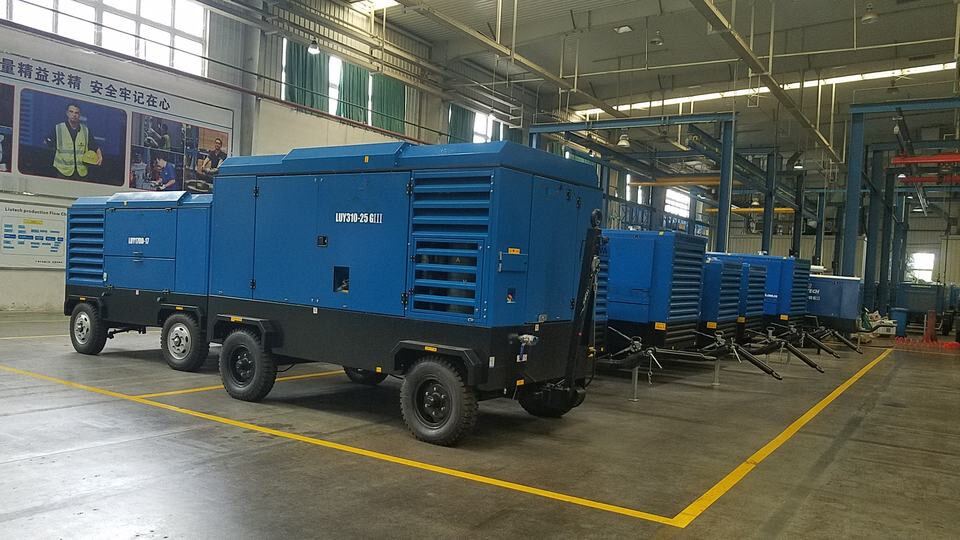 Liutech 310-25 1095CFM 25Bar Portable Screw Diesel - Air compressor: picture 5 Liutech 310-25 1095CFM 25Bar Portable Screw Diesel - Air compressor: picture 5