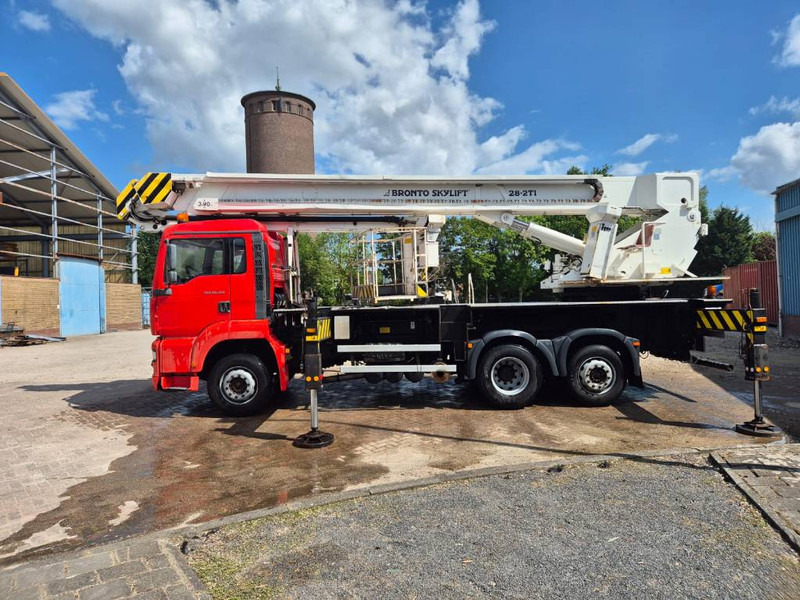 Bronto skylift 28-2T1 28 m hi lift hoogwerker MAN TGA 26. - Truck mounted aerial platform: picture 4 Bronto skylift 28-2T1 28 m hi lift hoogwerker MAN TGA 26. - Truck mounted aerial platform: picture 4