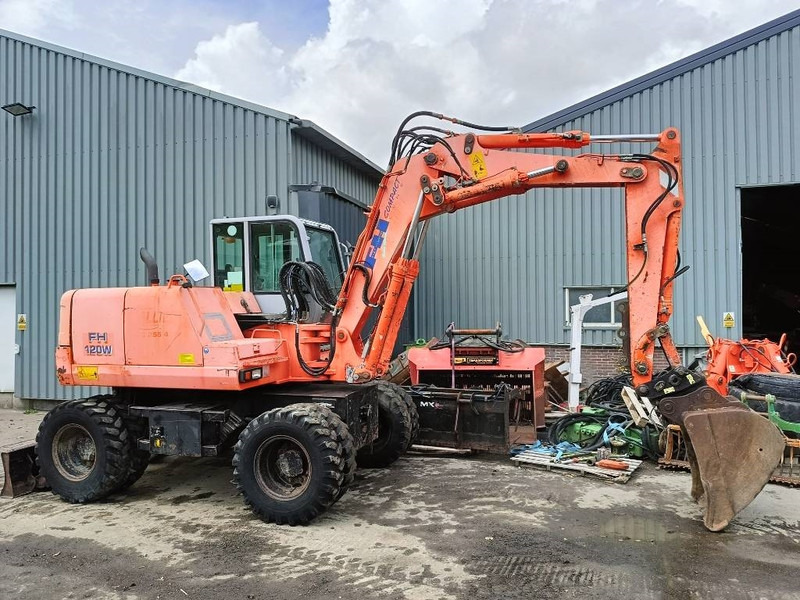 FIAT-HITACHI FH120W bandenkraan Wheel Excavator graafmachine - Wheel excavator: picture 1 FIAT-HITACHI FH120W bandenkraan Wheel Excavator graafmachine - Wheel excavator: picture 1