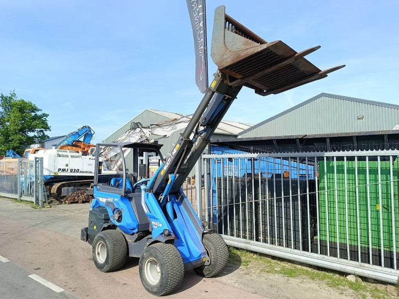 Wheel loader MultiOne 6.3 SD minishovel loader lader 4x4 uitschuifmast: picture 13