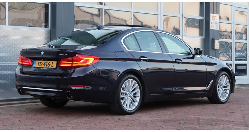 BMW 5 Serie 520i High Executive SCHUIFDAK/ NAPPA-LEDER/ ACC/ HEAD-UP/ H&K / ETC. - Saloon car: picture 4 BMW 5 Serie 520i High Executive SCHUIFDAK/ NAPPA-LEDER/ ACC/ HEAD-UP/ H&K / ETC. - Saloon car: picture 4