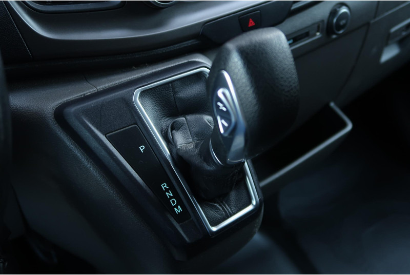 Ford Transit 330 2.0 TDCI L3H2 DC AUT/ CAMERA/ ACC/ AIRCO/ TREKHAAK - Small van, Crew cab van: picture 4 Ford Transit 330 2.0 TDCI L3H2 DC AUT/ CAMERA/ ACC/ AIRCO/ TREKHAAK - Small van, Crew cab van: picture 4