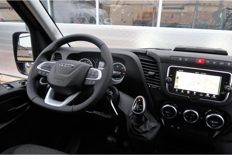 Iveco Daily 35S18HV 3.0 L2H2 BPM VRIJ/ AUT/ 2X SCHUIFDEUR/ CAMERA/ LED/ CRUISE/ CLIMA/ NAVI/ - Panel van: picture 5 Iveco Daily 35S18HV 3.0 L2H2 BPM VRIJ/ AUT/ 2X SCHUIFDEUR/ CAMERA/ LED/ CRUISE/ CLIMA/ NAVI/ - Panel van: picture 5