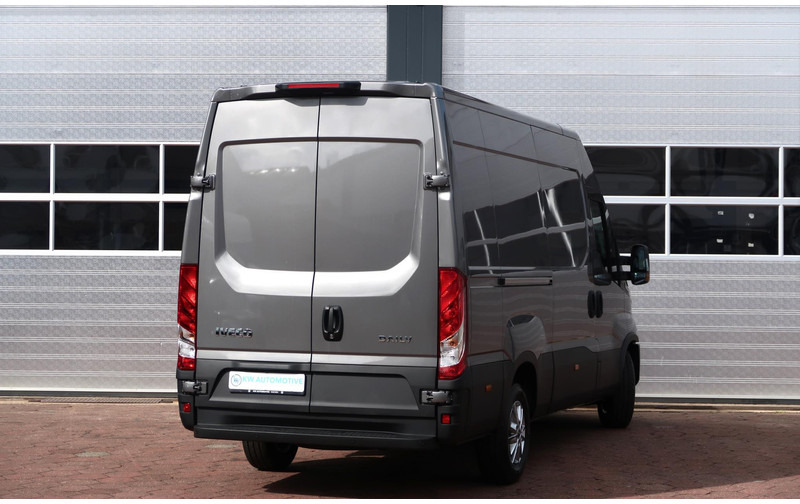 Iveco Daily 35S18HV 3.0 L2H2 BPM VRIJ/ AUT/ LED/ CAMERA/ NAVI/ CLIMA - Panel van: picture 4 Iveco Daily 35S18HV 3.0 L2H2 BPM VRIJ/ AUT/ LED/ CAMERA/ NAVI/ CLIMA - Panel van: picture 4