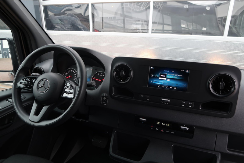 Mercedes-Benz Sprinter 317 CDI L2H2 AUT/ CAMERA/ MBUX/ CRUISE/ AIRCO - Panel van: picture 5 Mercedes-Benz Sprinter 317 CDI L2H2 AUT/ CAMERA/ MBUX/ CRUISE/ AIRCO - Panel van: picture 5