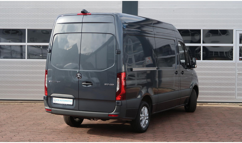 Mercedes-Benz Sprinter 317 CDI L2H2 RWD BPM VRIJ/ AUT/ 3.5T/ LED/ CAMERA/ MBUX/ CRUISE/ CLIMA - Panel van: picture 4 Mercedes-Benz Sprinter 317 CDI L2H2 RWD BPM VRIJ/ AUT/ 3.5T/ LED/ CAMERA/ MBUX/ CRUISE/ CLIMA - Panel van: picture 4