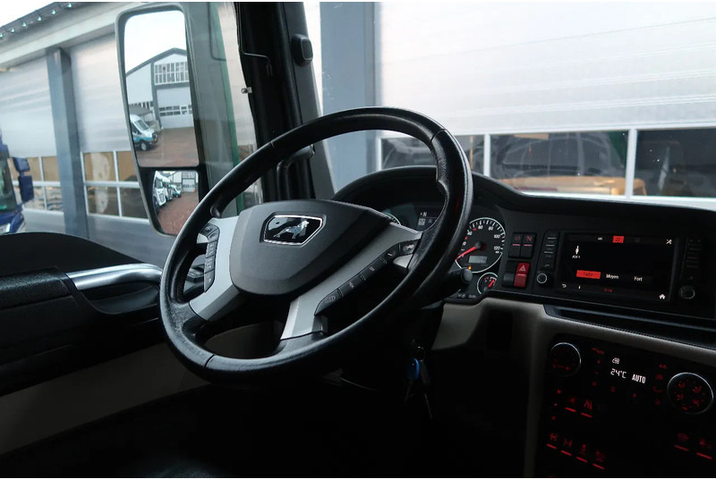 MAN TGX TGX 33.640 6X4 /RETARDER/ HYDRAULIK/ ALCOA'S/ LED/ ETC! - Tractor unit: picture 2 MAN TGX TGX 33.640 6X4 /RETARDER/ HYDRAULIK/ ALCOA'S/ LED/ ETC! - Tractor unit: picture 2
