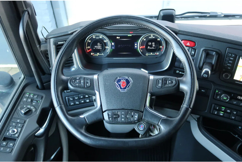 Interior photo 3: Tractor unit Scania 540S NGS FULL AIR/ RETARDER/ ALCOA/ ACC/ 2X TANK/ PARK AIRCO