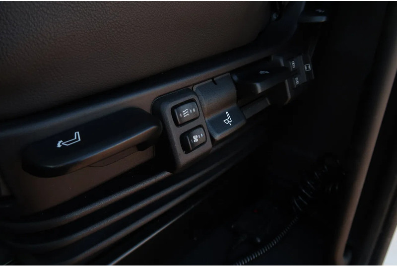 Tractor unit Scania 540S NGS FULL AIR/ RETARDER/ ALCOA/ LEATHER/ 2X TANK/ PARK AIRCO: picture 12 Tractor unit Scania 540S NGS FULL AIR/ RETARDER/ ALCOA/ LEATHER/ 2X TANK/ PARK AIRCO: picture 12