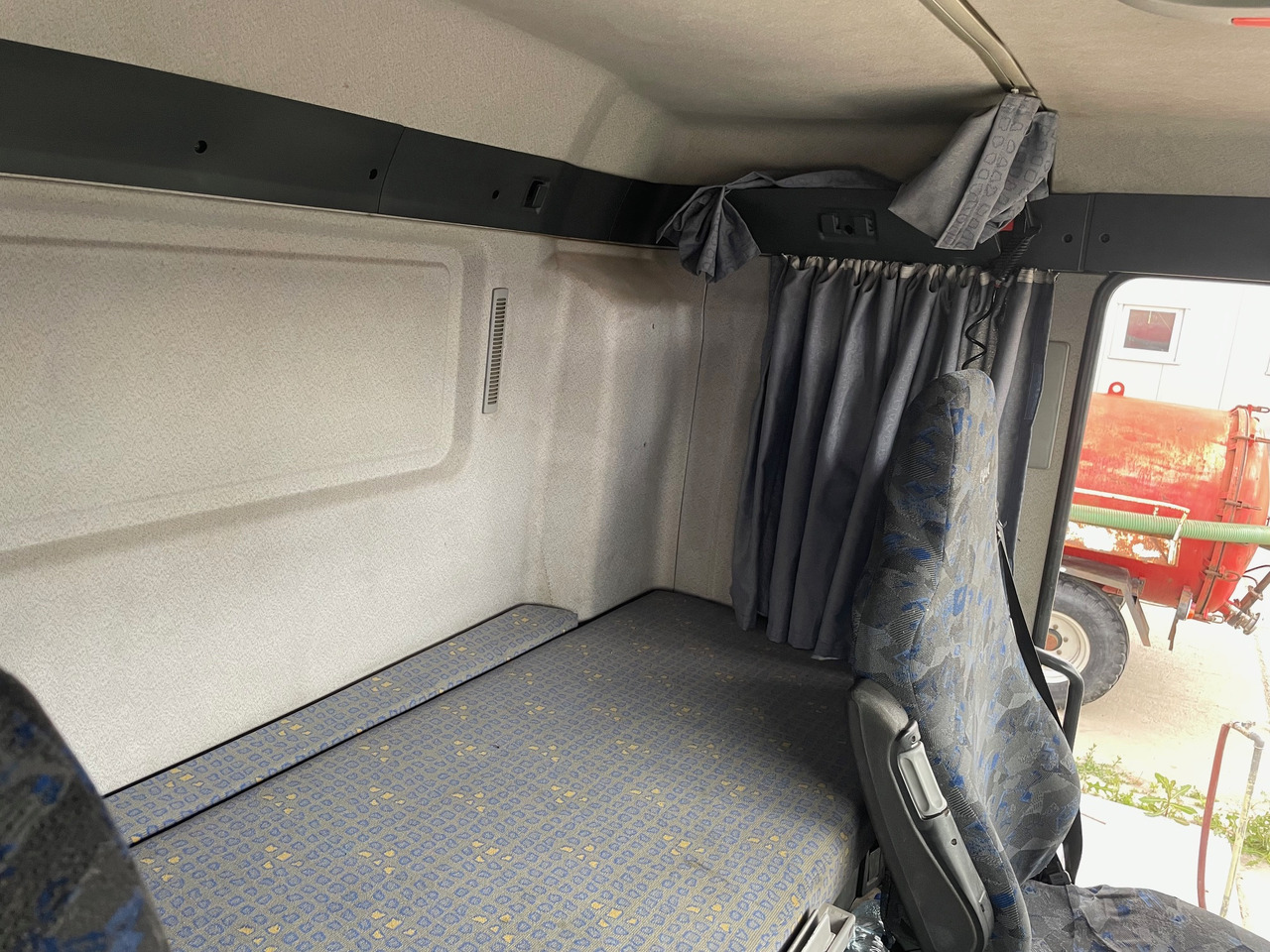 Leasing of MAN TGA 26.480 6x4 MAN TGA 26.480 6x4: picture 7