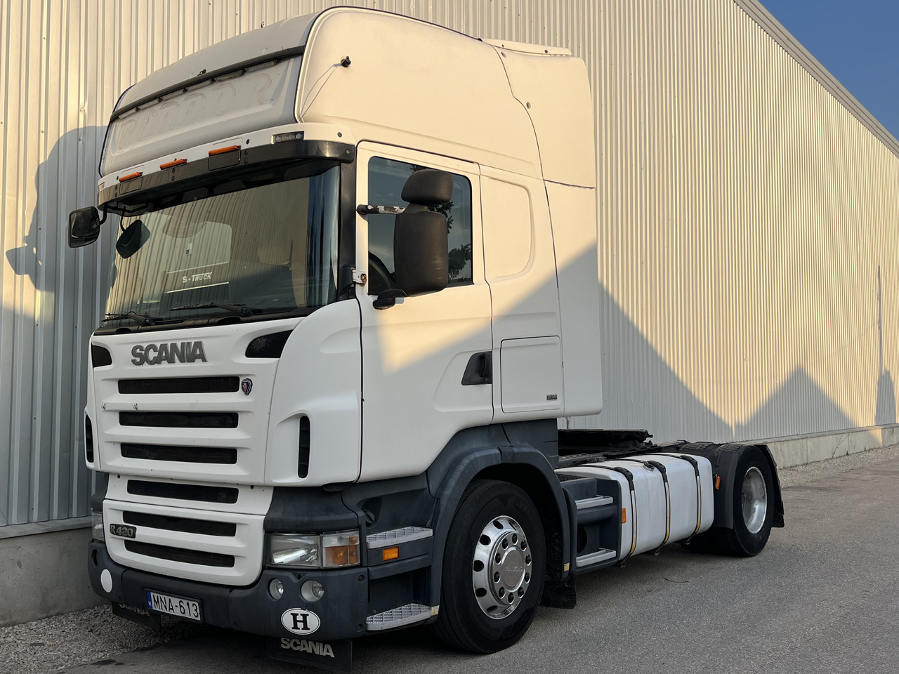 SCANIA R 420 LA 4X2 MLA - Tractor unit: picture 2 SCANIA R 420 LA 4X2 MLA - Tractor unit: picture 2