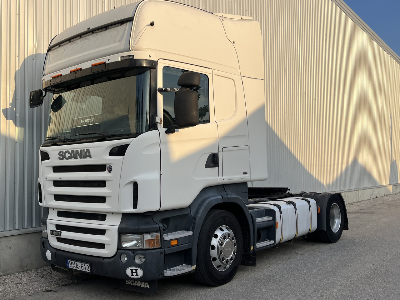 SCANIA R 420 LA 4X2 MLA - Tractor unit: picture 1 SCANIA R 420 LA 4X2 MLA - Tractor unit: picture 1