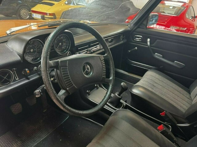 MERCEDES-BENZ 200 D/8 W115... - Saloon car: picture 5 MERCEDES-BENZ 200 D/8 W115... - Saloon car: picture 5