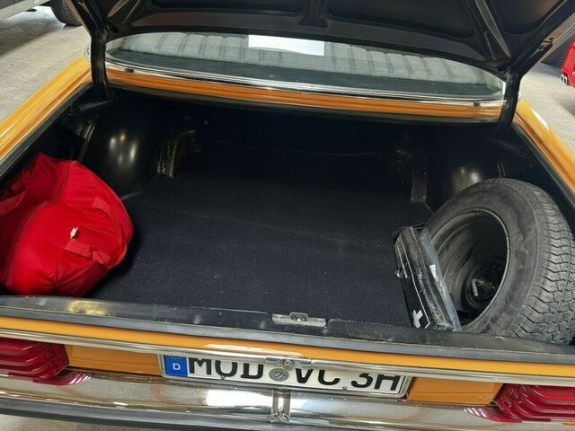 MERCEDES-BENZ 200 D/8 W115... - Saloon car: picture 2 MERCEDES-BENZ 200 D/8 W115... - Saloon car: picture 2