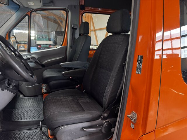 MERCEDES-BENZ Sprinter 316 CDI 4x4 Allrad L2H2 1. Hand! - Panel van, Crew cab van: picture 4 MERCEDES-BENZ Sprinter 316 CDI 4x4 Allrad L2H2 1. Hand! - Panel van, Crew cab van: picture 4
