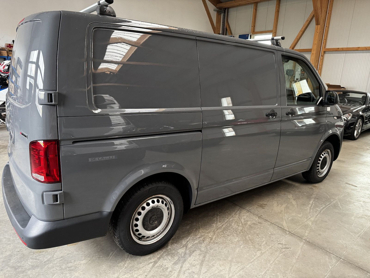 Volkswagen T6.1 Kasten KR 2.0 TDI 4Motion puregrey - Small van: picture 5 Volkswagen T6.1 Kasten KR 2.0 TDI 4Motion puregrey - Small van: picture 5