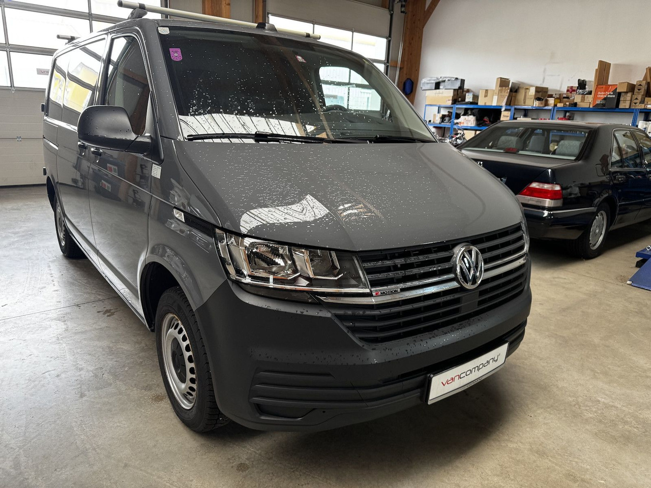 Volkswagen T6.1 Kasten KR 2.0 TDI 4Motion puregrey - Small van: picture 3 Volkswagen T6.1 Kasten KR 2.0 TDI 4Motion puregrey - Small van: picture 3